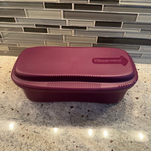 New Tupperware set - Picture 2 of 10